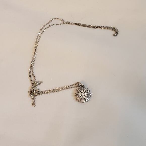 Stauer Snowflake Sparkle Pendant & Chain - Picture 5 of 9